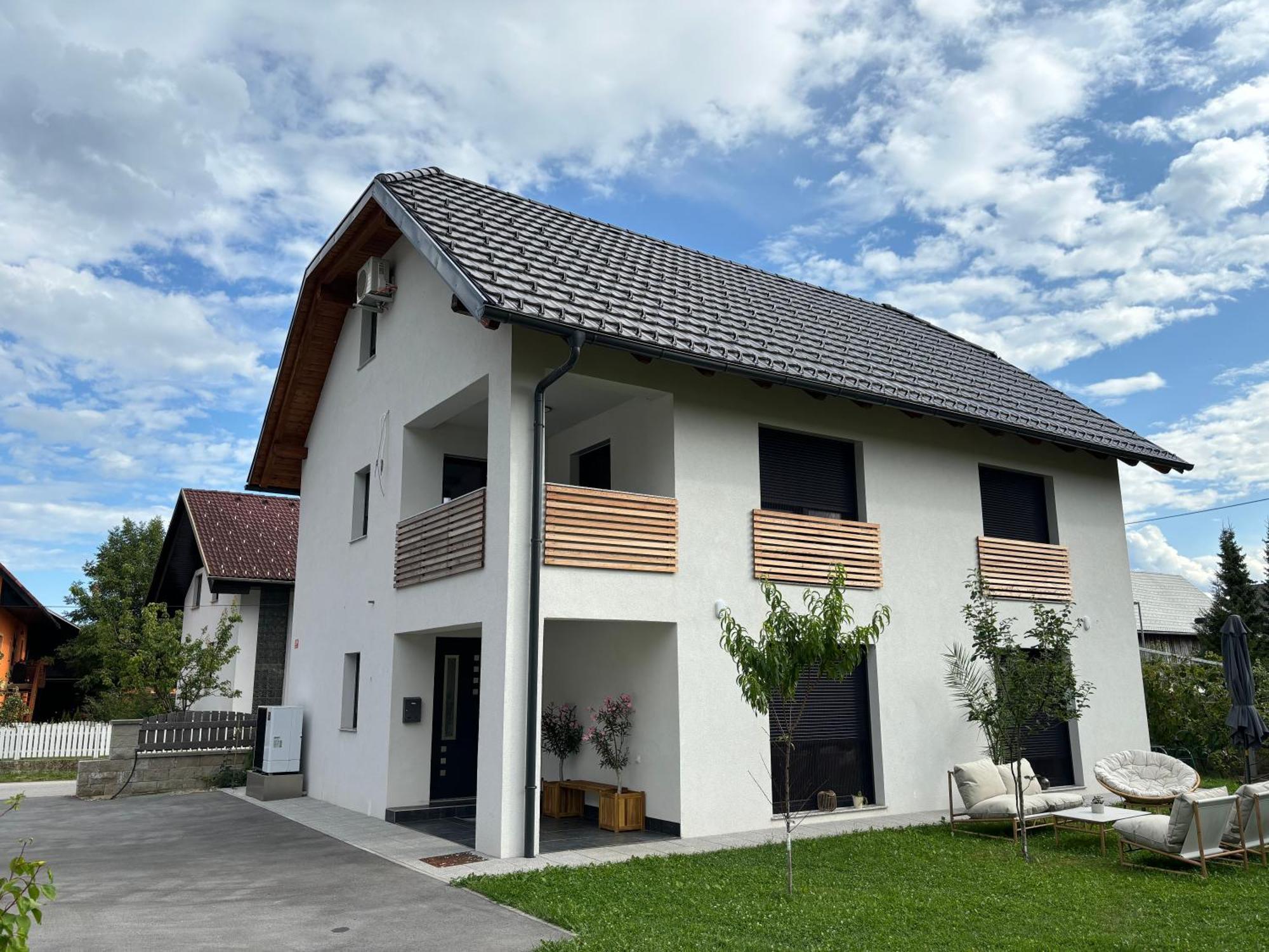 Aura Apartments Zirovnica Eksteriør bilde