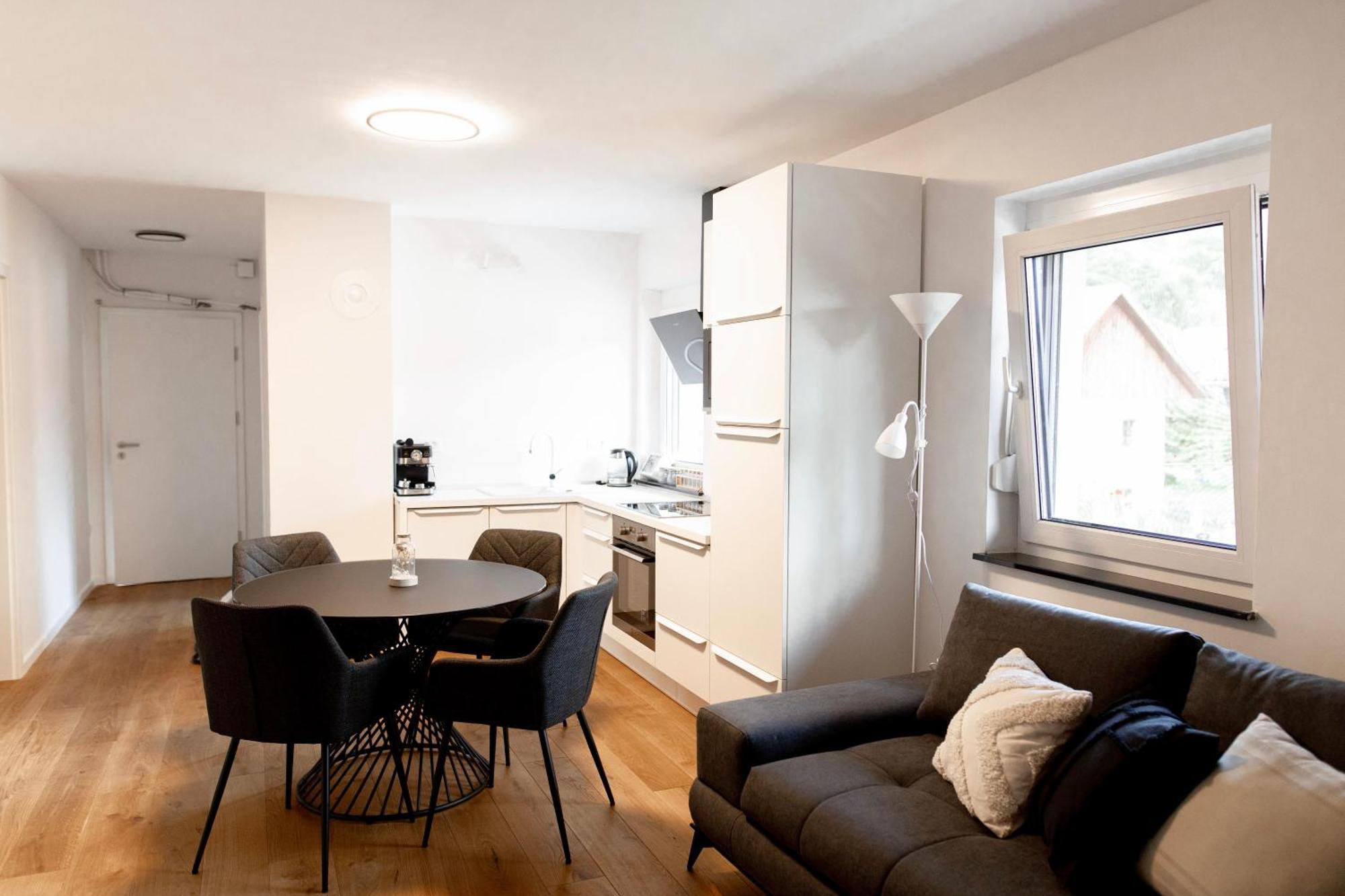 Aura Apartments Zirovnica Eksteriør bilde