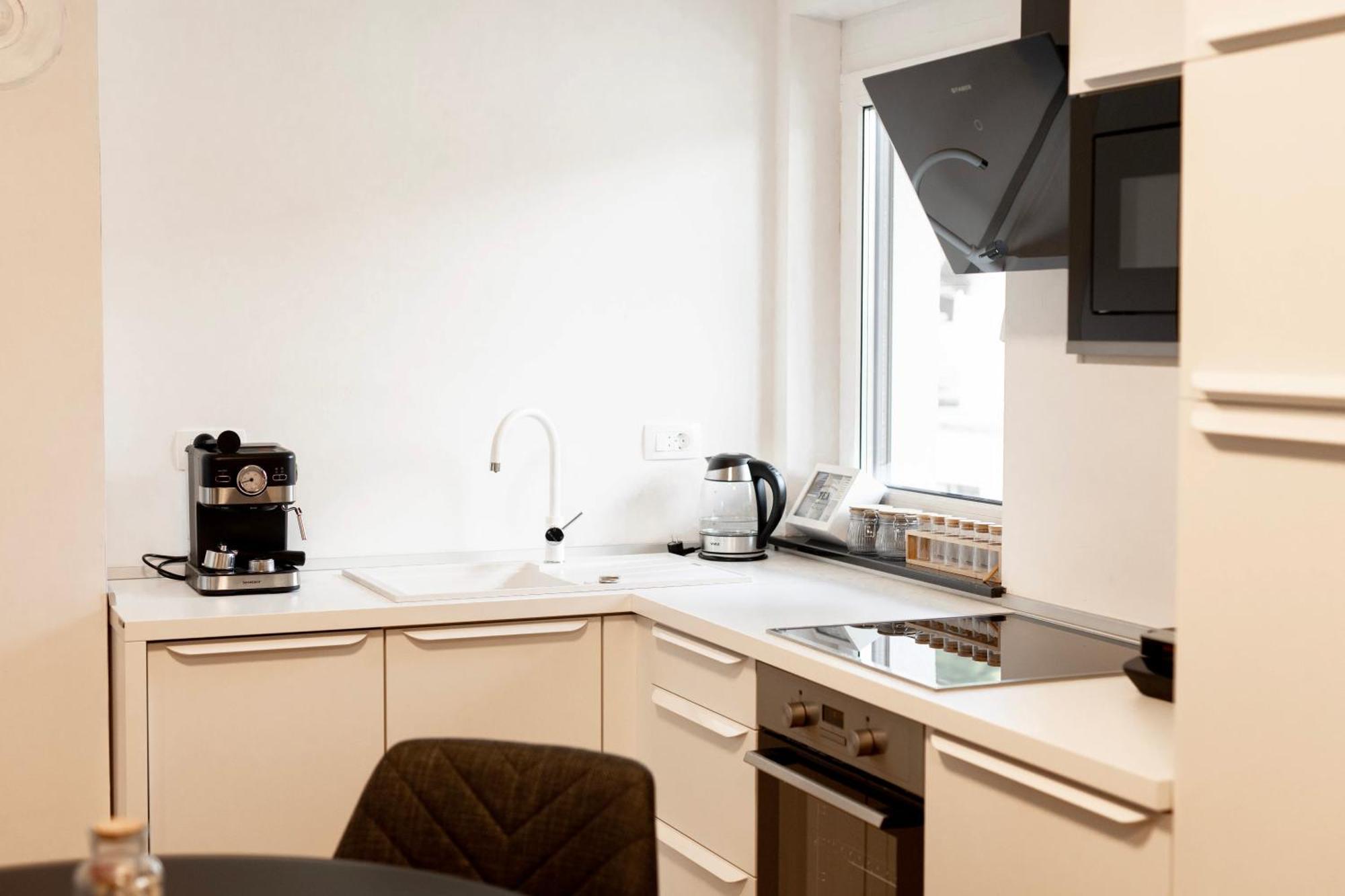 Aura Apartments Zirovnica Eksteriør bilde