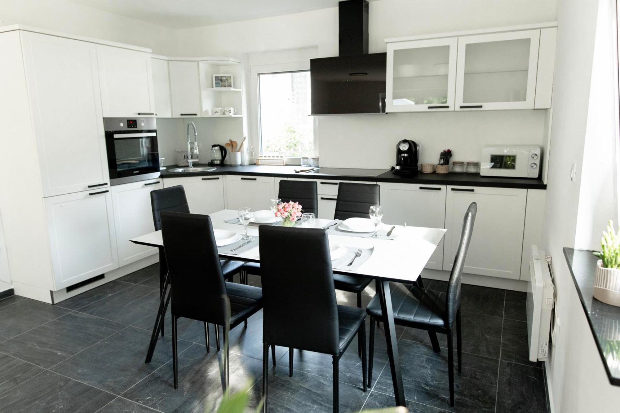 Aura Apartments Zirovnica Eksteriør bilde